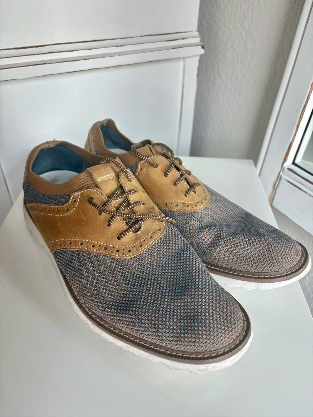 Men’s Casual Wingtip Derbys in Tan and Gray